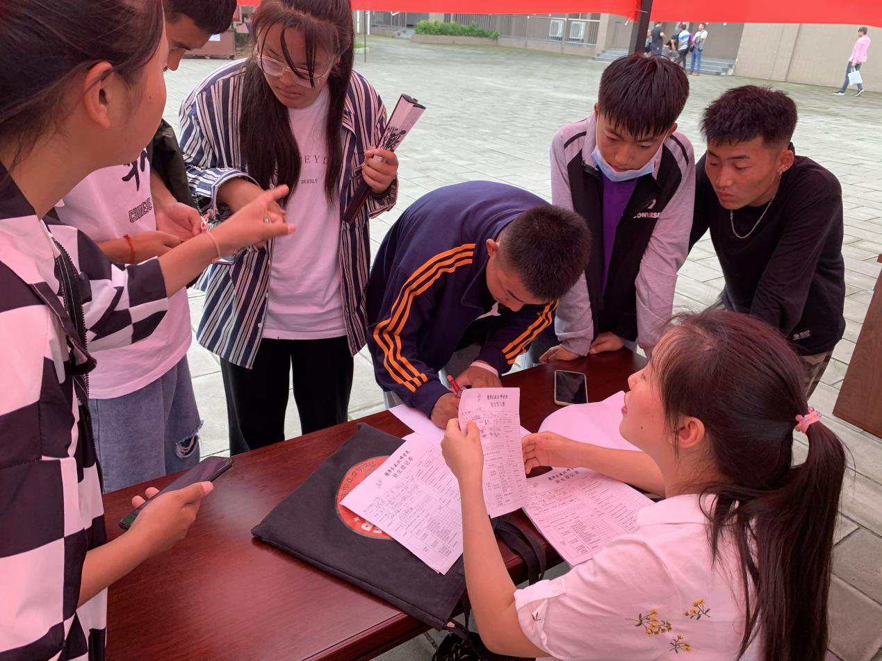 安院学子添新颜，学院喜迎第一批新生报到