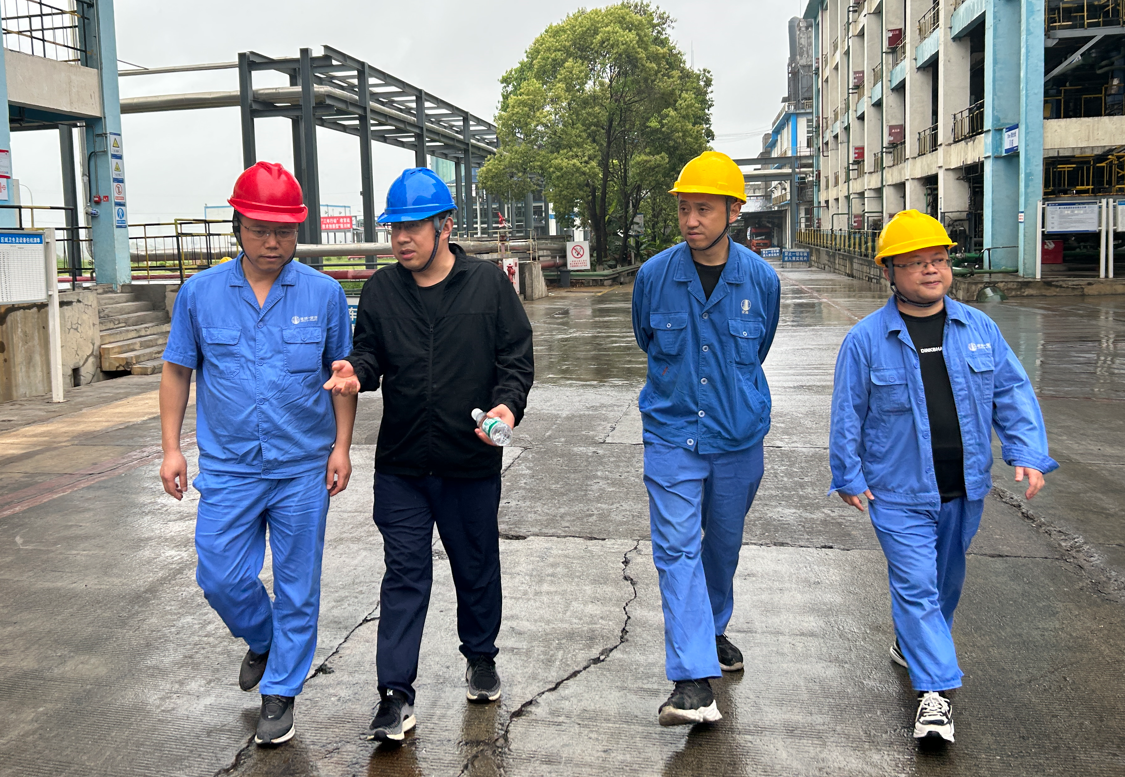 走进企业，贴近一线，助推“三名工程”建设