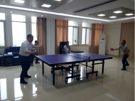 乒出安院健康体魄 乓强职工思想交流