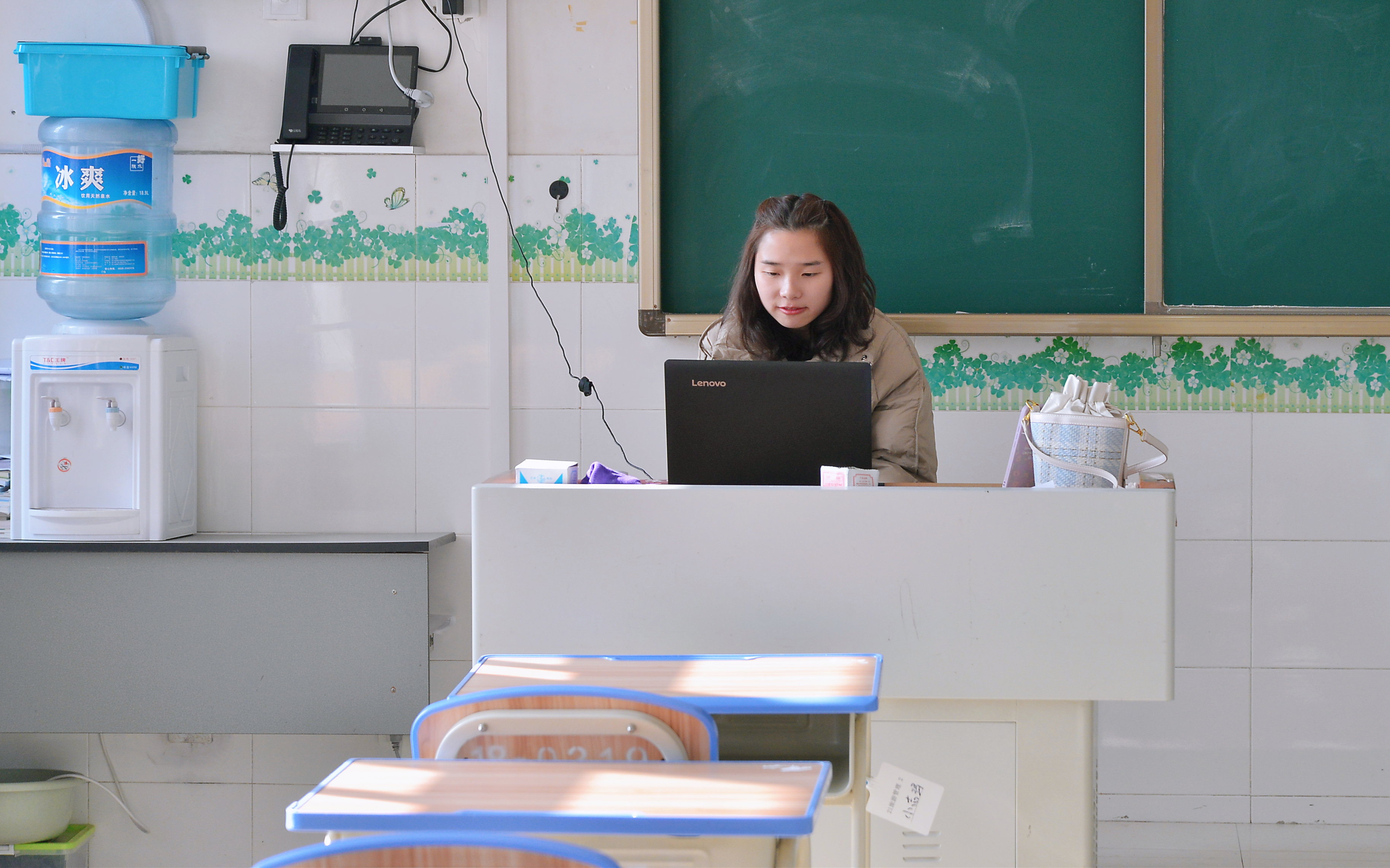 技能成就精彩人生，一起走向未来——德阳安装技师学院“开学第一课”云端开讲