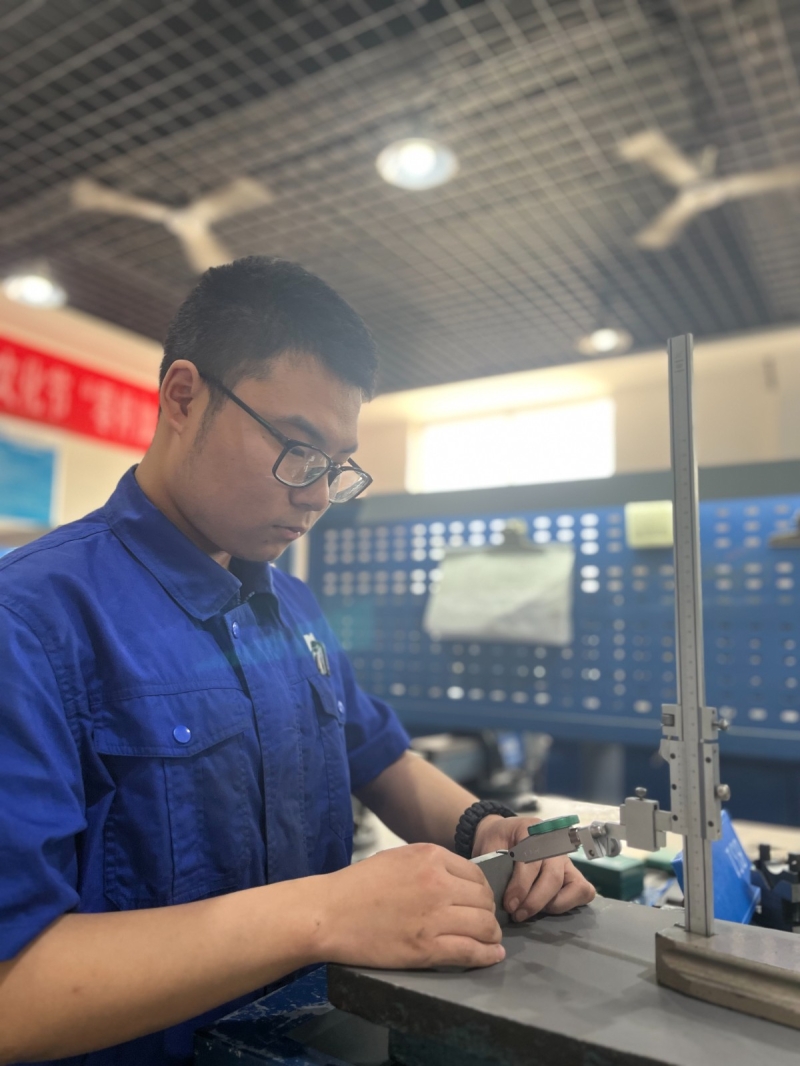 展技能风采  铸工匠精神