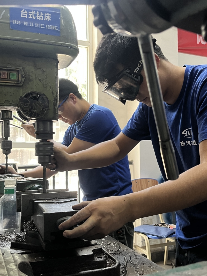 技能淬炼展风采 匠心筑梦正当时 ——东汽实业开发有限公司中级钳工等级考评圆满结束