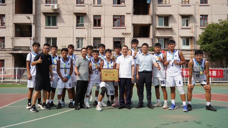 热血燃夏！德阳安装技师学院勇夺第三届“贡嘎杯”暨“奔跑吧?少年”中学生篮球比赛冠军