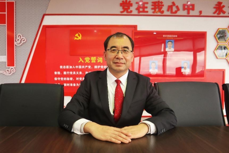 以勤勉为尺绘经纬，以坚韧为规筑匠魂 ——记毕业学子雒成胜