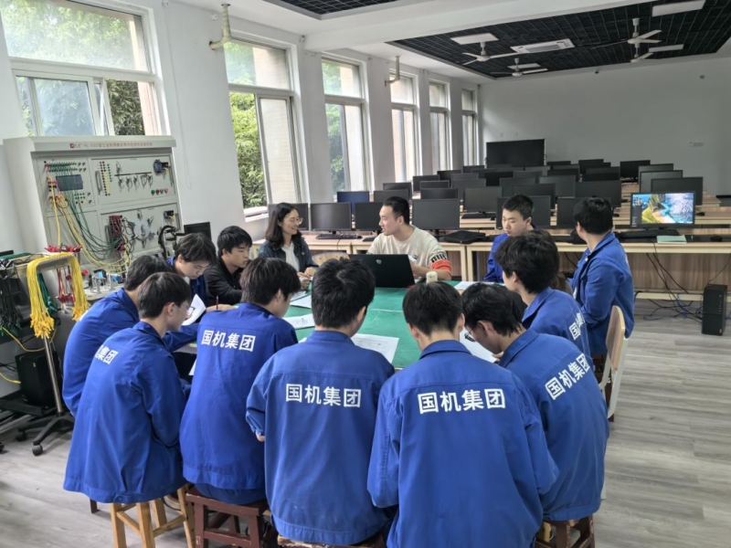 规范 公正 暖心   —四川信息职业技术学院2025年秋季国家助学金民主评议会在我院顺利举行